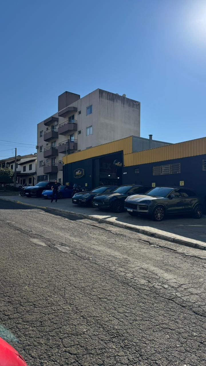 Fachada externa da Garagem Premium em Chapecó